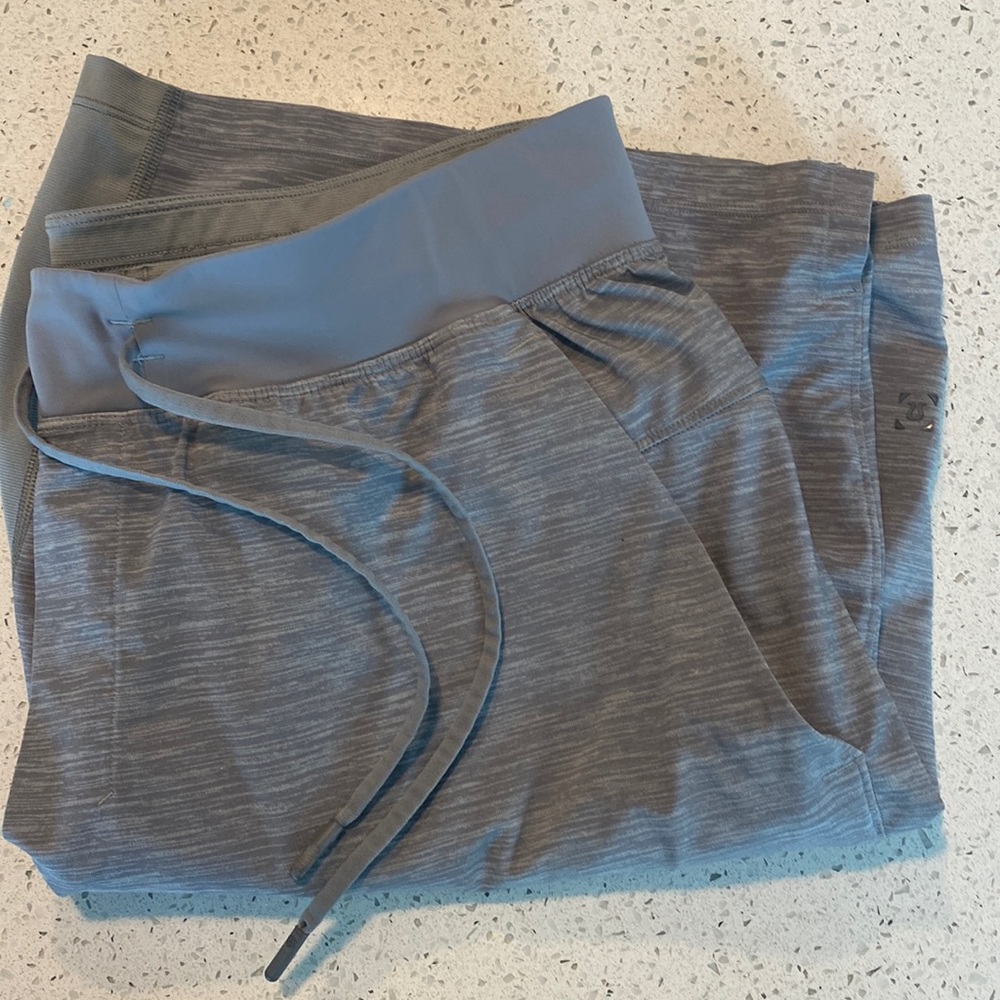 Men’s lined Lululemon shorts